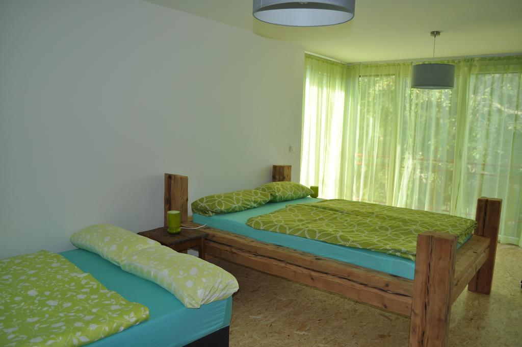 Punkrock Harbour Pension Baehr Карлсруе Екстер'єр фото